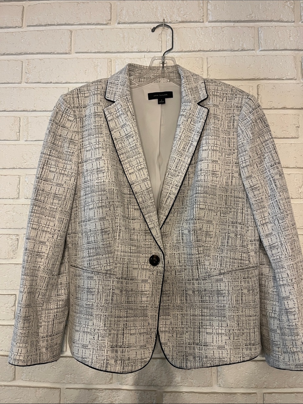 Ann Taylor Black & White Textured Tweed Blazer